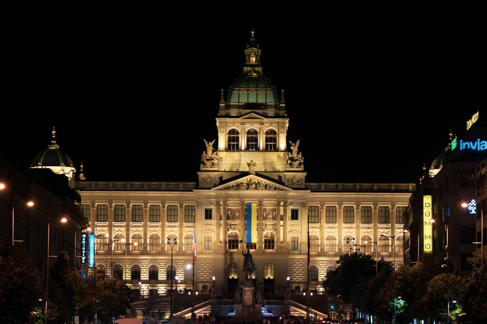 Helen Homestay Flora Prague Luaran gambar